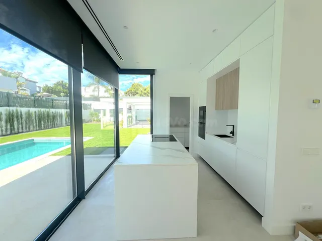 Chalet 5 habitaciones 302m² en venta - Costa Del Sol — 3