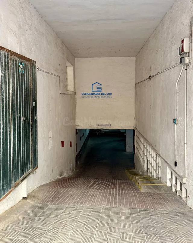 Garaje en Venta en la Avenida de Cádiz, zona Hospital — 2