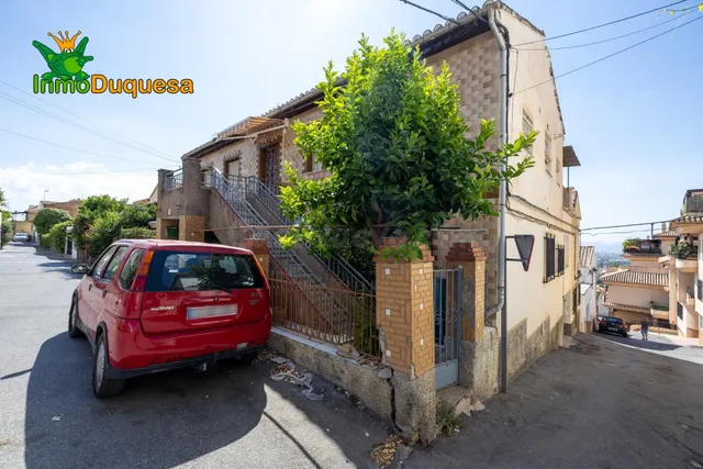 Casa en esquina en el Barrio de Monachil (Son 3 viviendas in
