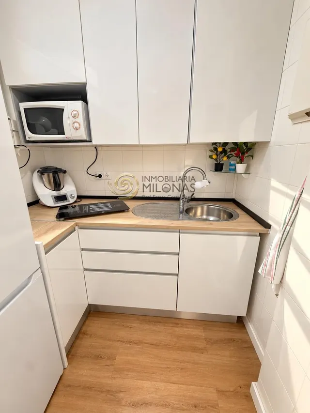 Exclusivo estudio totalmente reformado en primera línea de playa levante – Benidorm — 6