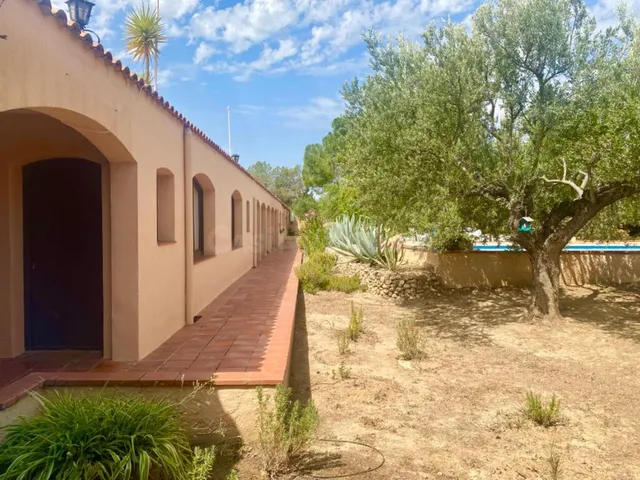 Exclusiva finca con masía, hotel, bodegas y 83 ha de terreno en el Priorat — 30