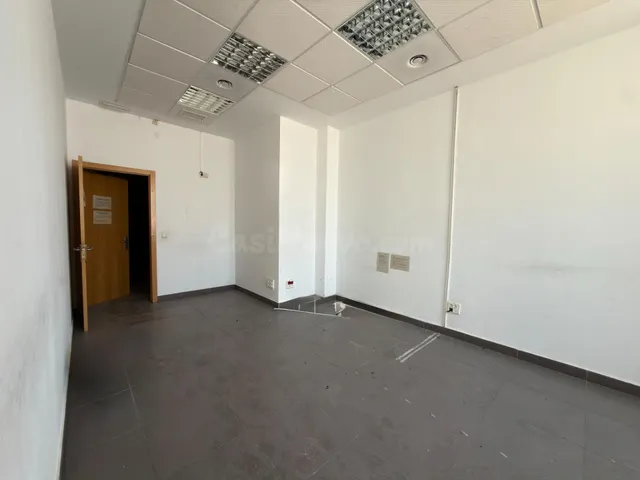 VENTA DOS LOCALES EN UNO CON DOBLE ACCESO - foto 4