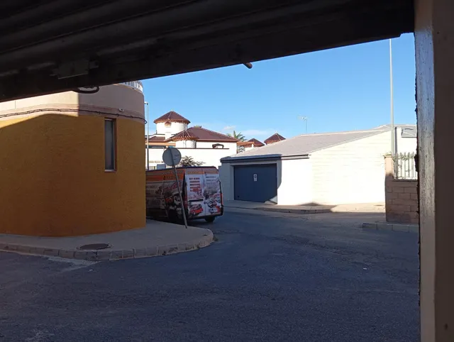 Oportunidad en el centro de El Algar (Cartagena): cochera con altillo — 7