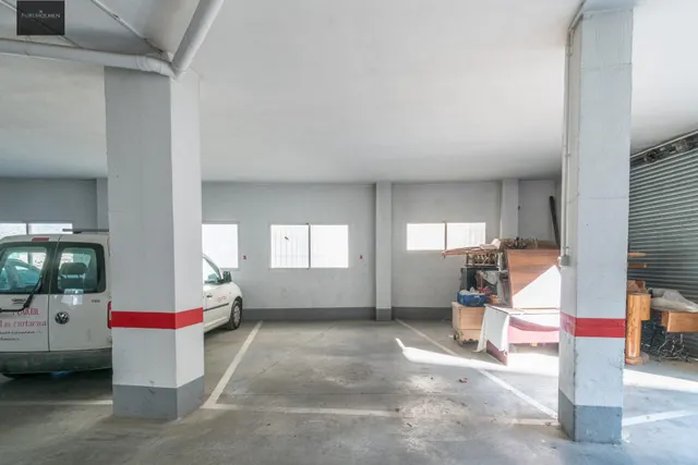 Local con 238m2 en centro de Guejar Sierra — 4