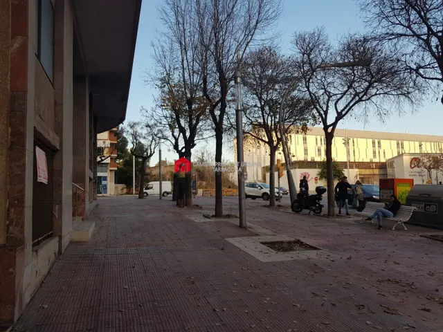 Local de 165 m2 al lado del campus universitario Catalunya.  - foto 2