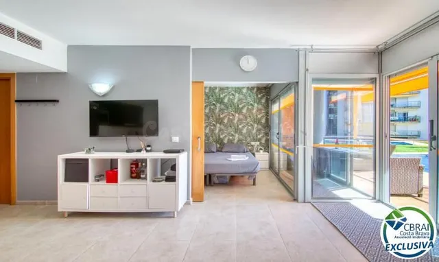 Apartamento moderno en planta baja con terraza y piscina en  - foto 5