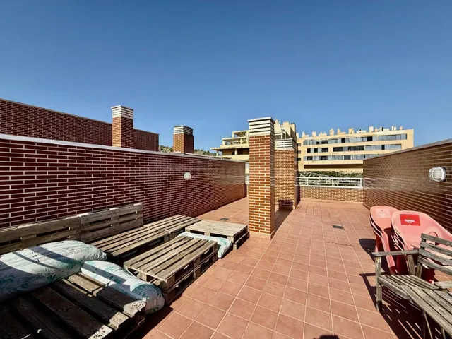 ¡EXCLUSIVA! ESPECTACULAR ÁTICO CON GRAN TERRAZA Y VISTAS AL  - foto 4