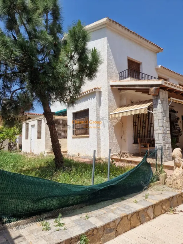 SE VENDE CHALET EN ELCHE — 2