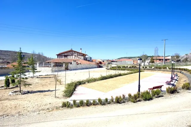 Encantadora Casa Rural en Funcionamiento con Opción de Vivienda Privada — 19