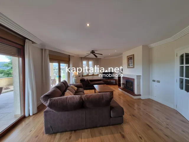 Chalet en venta en Ontinyent, a solo 200 metros del casco urbano — 3