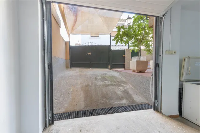 PRECIOSO ADOSADO CON PATIO, TERRAZA, COCHERA Y ESTUFA DE LEÑA EN LAS GABIAS (GRANADA) — 39