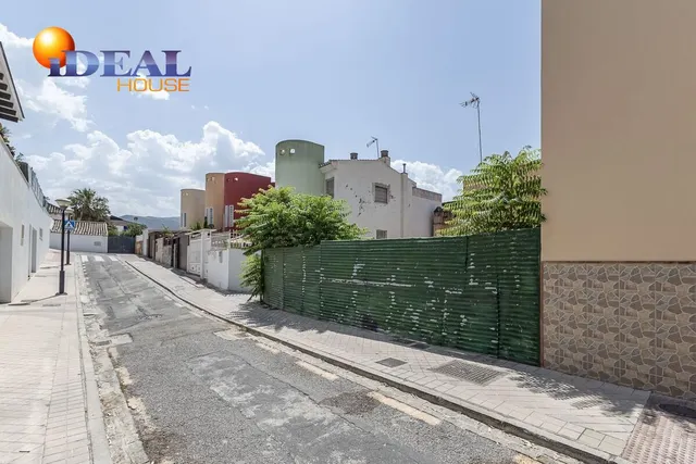 SOLAR EN LANCHA DEL GENIL — 9