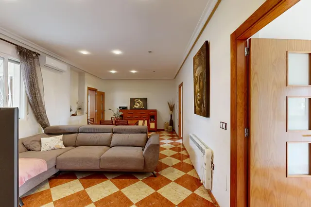 Luminosa Planta Baja con Gran Patio y Terraza en el Barrio de la Concepción — 14