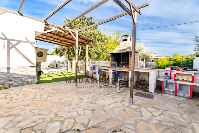 Encantadora casa con piscina y jardín en plena naturaleza –  - foto 3