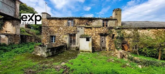 CASA DE PIEDRA CON GRAN FINCA Y VISTAS PANORÁMICAS A 7 KM DE LAS PLAYAS DE FOZ — 2