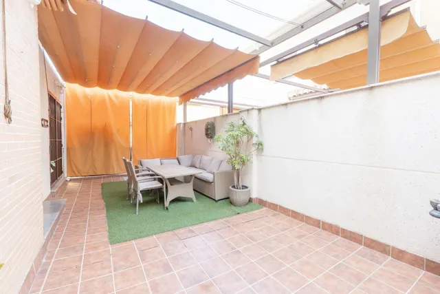 Pareada en Urbanización La Joya — 29