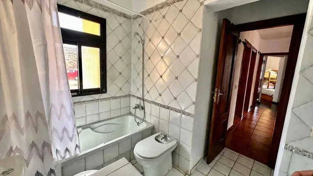 Chalet independiente con 5.318 m2 de parcela y vistas al mar en Candelaria — 23