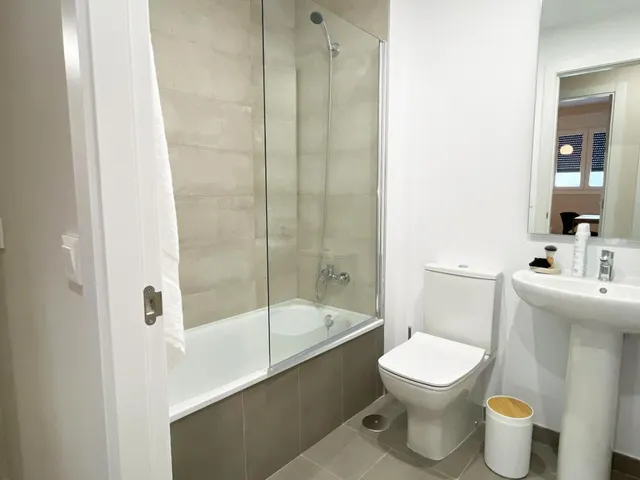 Pisos 3 habitaciones a estrenar en Teatinos / Carlos de Haya — 14