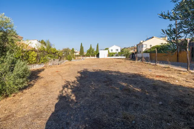 Compra tu parcela para hacer la casa de tus sueños a 5 min de Granada. Huétor Vega — 10