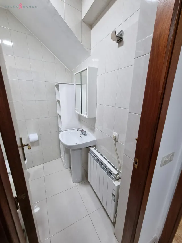 PISO EN ALQUILER EN RÚA ESPÍRITU SANTO, SANTIAGO — 28
