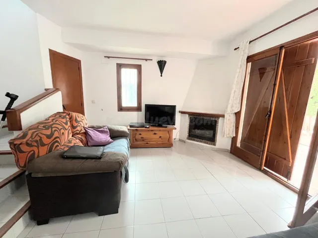 CASA ADOSADA REFORMADA, JARDIN, APARCAMIENTO, PISCINA COMUNI - foto 4