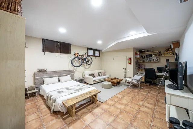 Chalet unifamiliar independiente de 320 m2 parcela de 992 con piscina y certificación A — 40