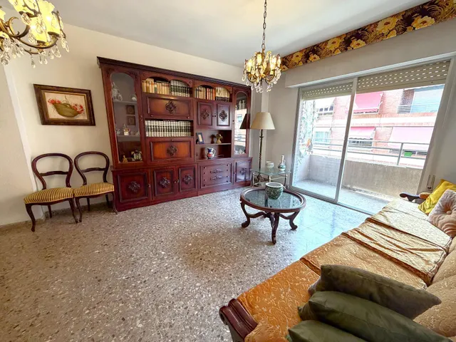 Vivienda de cuatro dormitorios en el centro de Alicante — 3