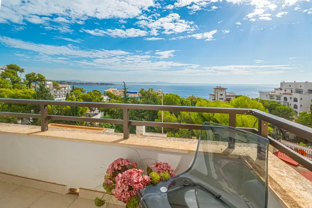 Piso reformado con vistas al mar en Illetas, acceso directo a la playa y piscina comunitaria — 15
