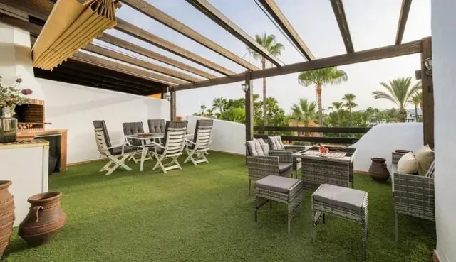 Chalet adosado en la Milla de Oro de Marbella — panorámica de La Concha — 30