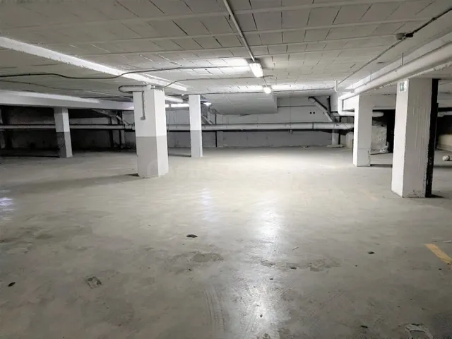 Planta de Edificio con 82 plazas de Garaje - foto 2