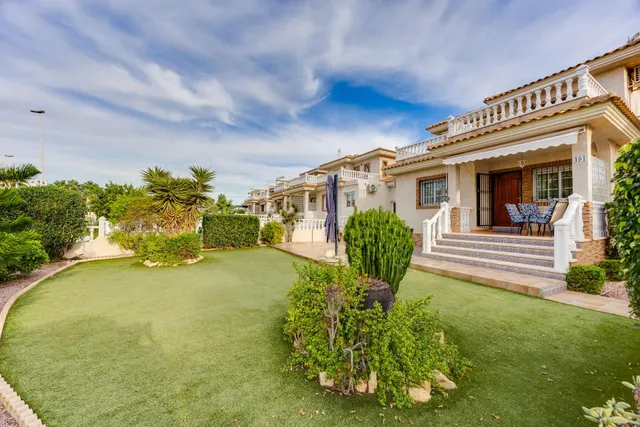 Exclusiva Villa con Jardin de ensueño en Los Dolses, a pasos de La Zenia Boulevard — 7