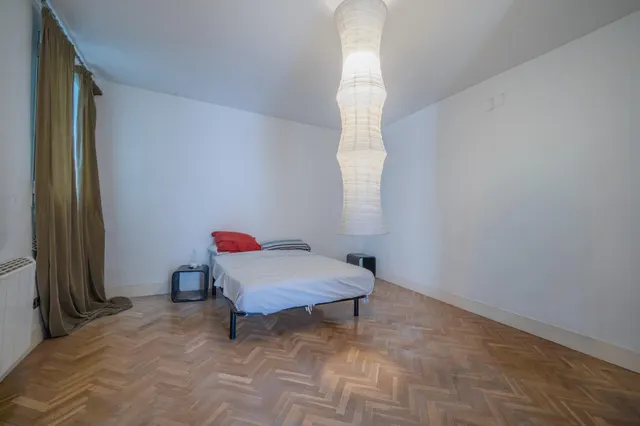 Piso  Ideal Para Reformar  Calle San Lorenzo — 33