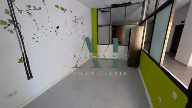 Local en pleno centro con posibilidad de convertir a viviend - foto 5