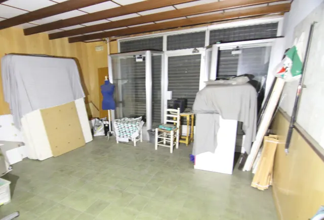 Local comercial de 40 m2 con posibilidad de hacer vivienda en el Sant Bernat — 2