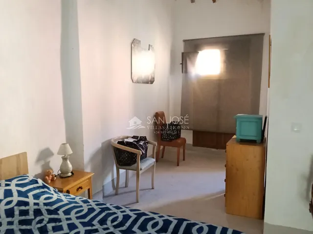 Se vende encantadora casa semi reformada en el corazón de Aspe — 30