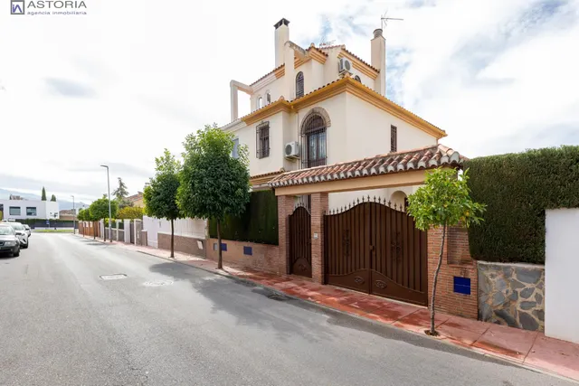 VIVIENDA PAREADA EN MONTELUZ — 6