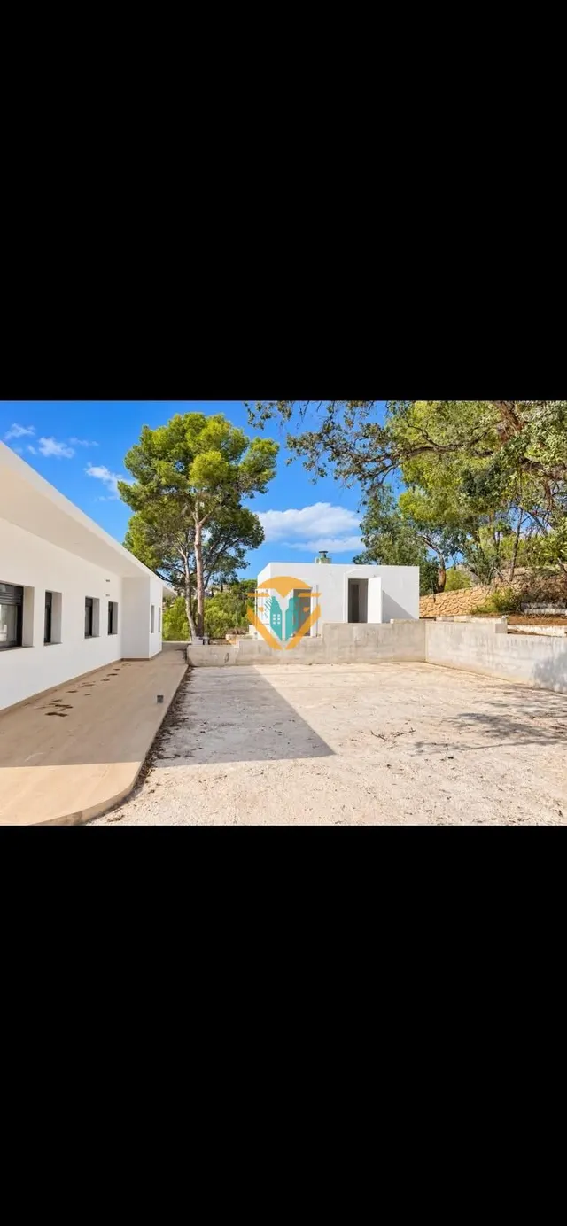 CHALET CERCA DEL ALBIR — 13