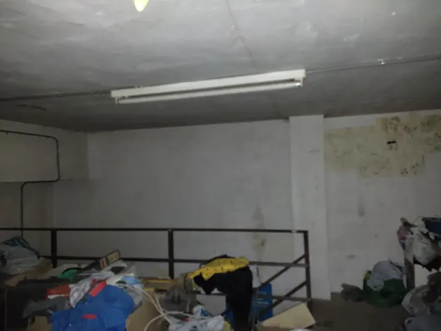 LOCAR HACIENDO ESQUINA FICCIA ,, con 5 escaparates JUNTO A CONSUM — 16