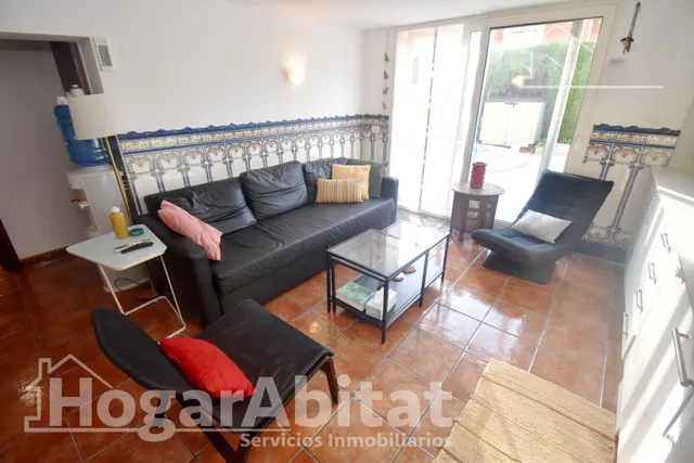 Atractivo chalet amplio con piscina privada, garaje y terraza, todo amueblado y cerca de la playa. — 37