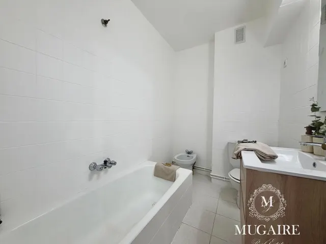 BONITO PISO CON DOS BAÑOS , DOS TERRAZAS Y TRASTERO EN URIBARRI — 21