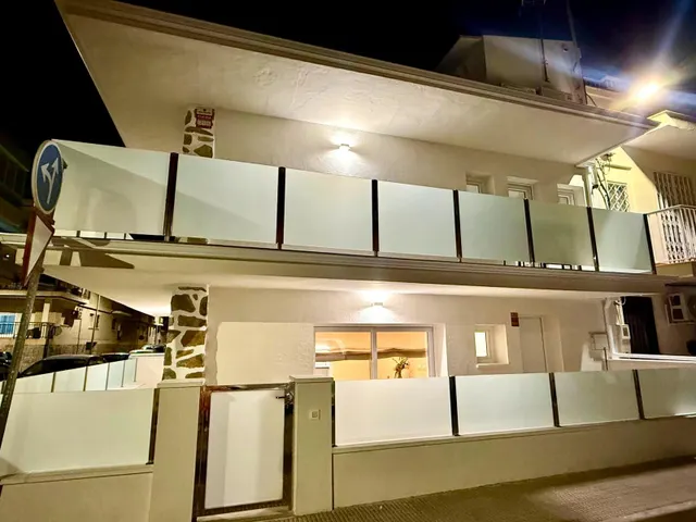 Casa adosada totalmente reformada, finalizada en 2026, con vistas laterales al Mar Menor. — 49