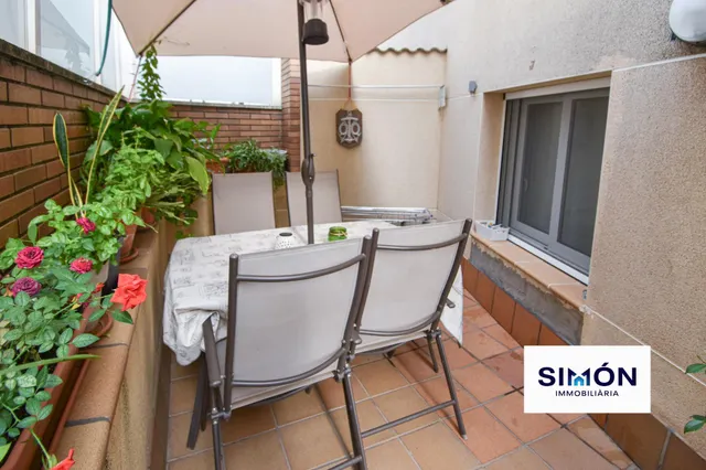 ¡FANTÁSTICA OPORTUNIDAD EN SANTPEDOR! Piso de 3 habitaciones dobles, con balcón y terraza. — 43