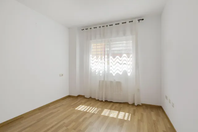 Piso en Armilla Centro con patio de 46 m2, 2 dormitorios y metro — 6