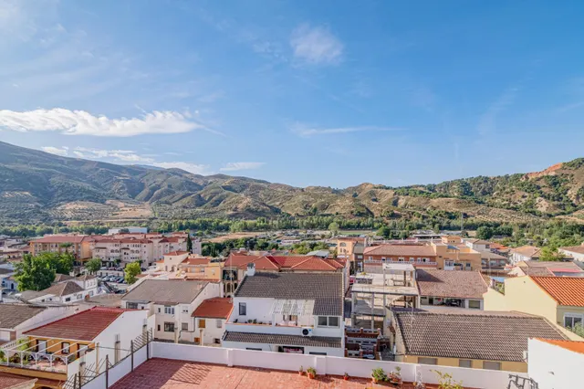 Luminoso piso de 2 dormitorios con garaje y terraza acristalada — 9