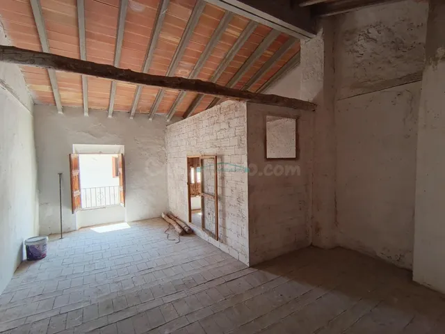 Casa de pueblo con 280 m2 y múltiples posibilidades de refor - foto 2