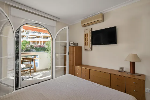 Apartamento en 4a Planta con vistas al mar y montaña en Señorío de Aloha — 9