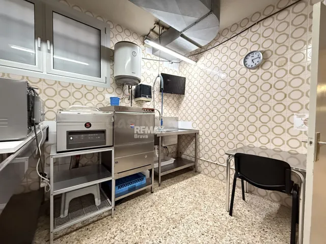La Bisbal d’Empordà | Bar-restaurante en pleno funcionamient - foto 3