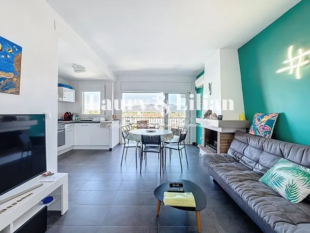 Apartamento de 2 dormitorios, amarre y vistas al canal - foto 2