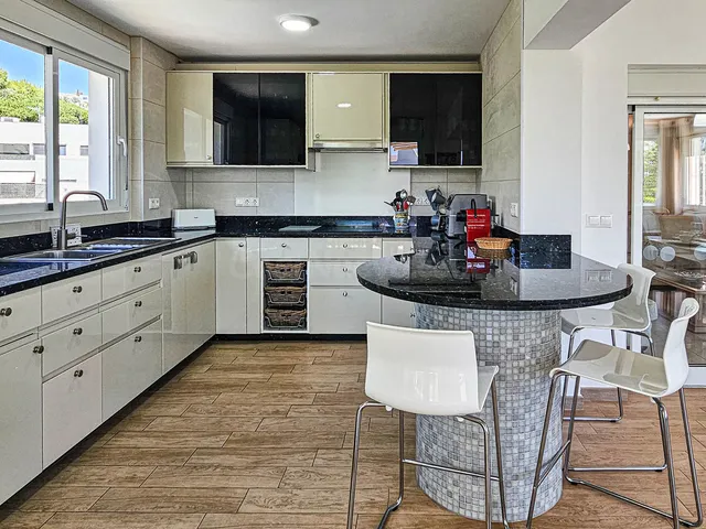 Chalet 4 habitaciones 352m² en venta - Riviera del sol — 4