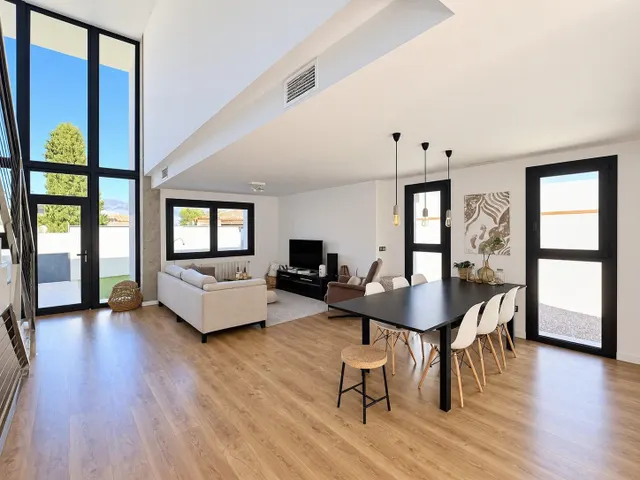 Preciosa casa de esquina con 3 dormitorios, amplia parcela privada y vistas panorámicas en Albir — 7